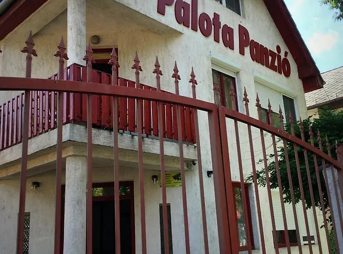 Palota Panzio B&B